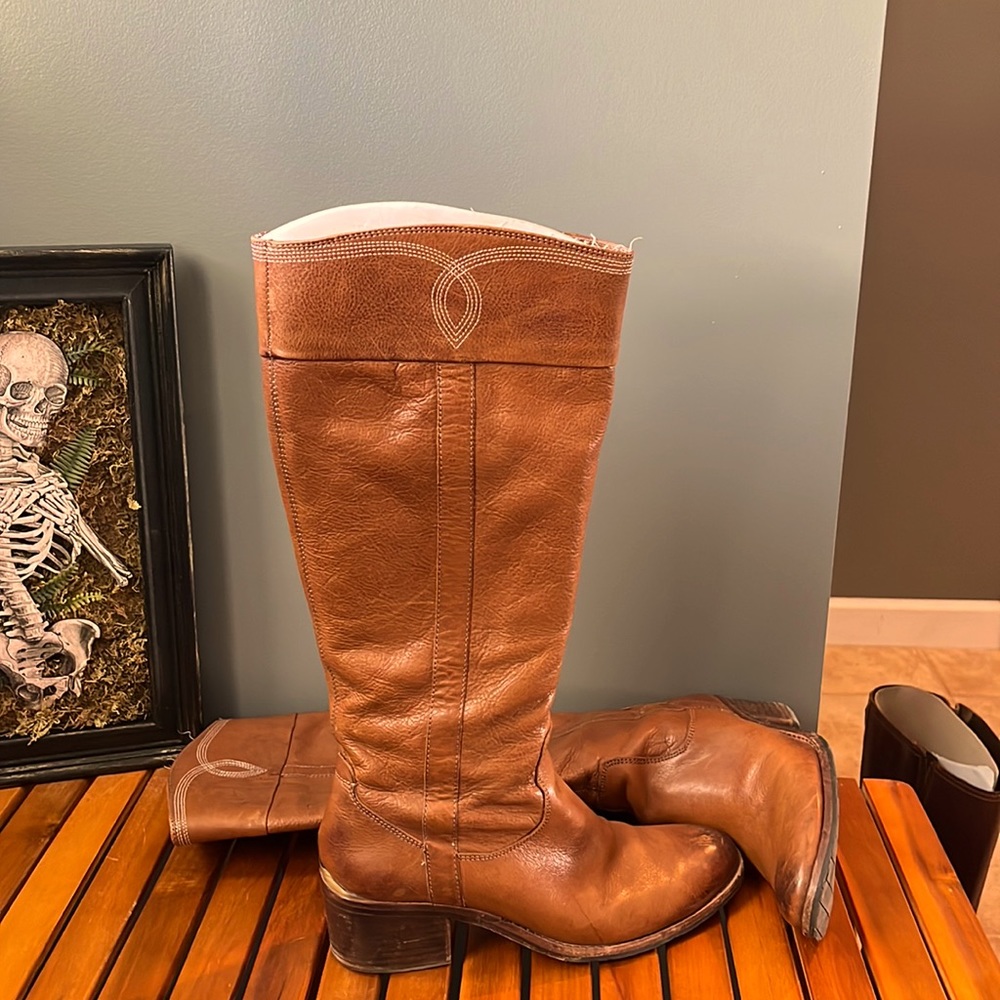 Donald J Pliner Leather tall boots